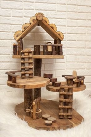  Large Tree House